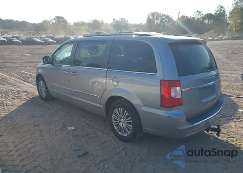 2013 Chrysler Town & Country Touring-L z USA, uszkodzony, nr VIN 2C4RC1CG2DR583471